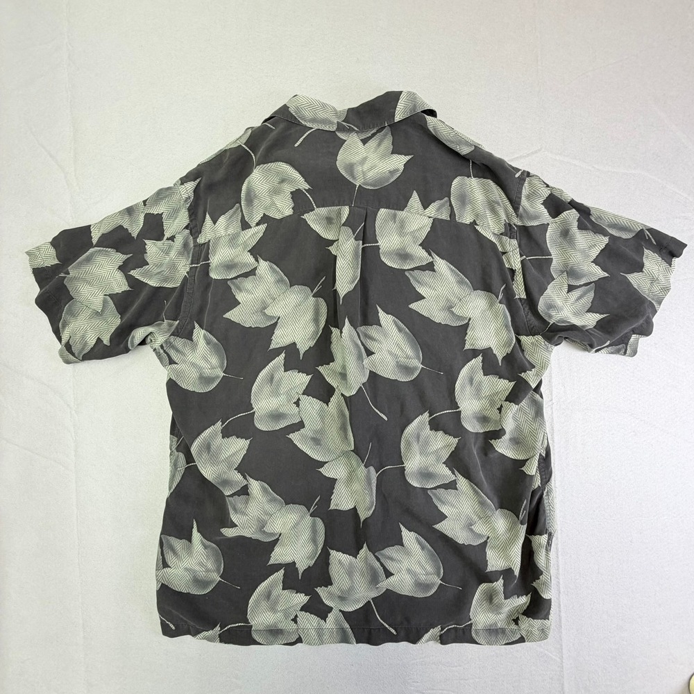 Perry Ellis Button Down Shirt Mens XL Grey Leaf Print 100% Silk Short Sleeve - Picture 2 of 5